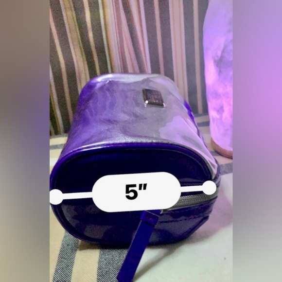 💫✨ Versace Versus Beauty Make up Case 💫✨Nylon Unisex💫✨
#VV2 - Picture 8 of 10